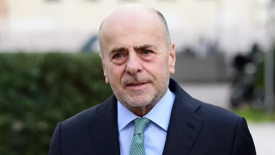 Ο Αλαφούζος θα παρουσιάσει τον Ράφα Μπενίτεθ στο Κορωπί