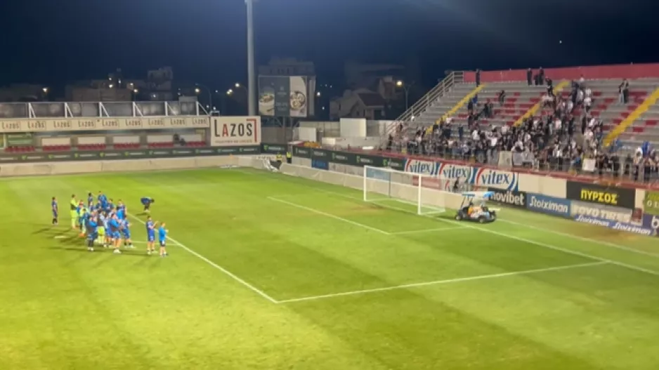(Βίντεο Kerkida/Φώτος) Αντάλλαξαν χειροκρότημα και... ανανέωσαν το ραντεβού