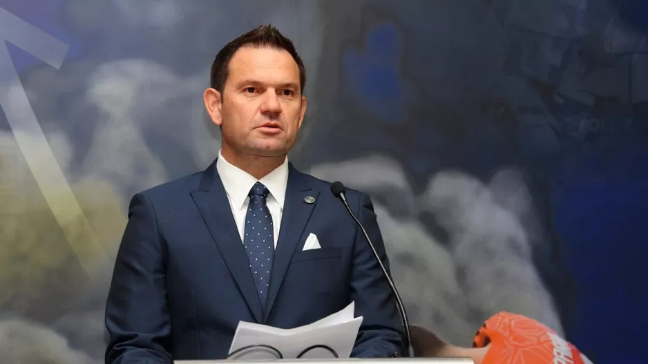 "Από πότε η αλήθεια θεωρείται «αχρείαστη συζήτηση;»"
