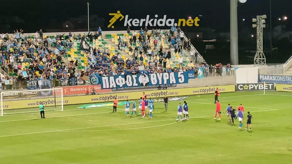 (ΦΩΤΟΣ kerkida) Αποθέωση από τους Παφίτες που... δεν χορταίνουν!