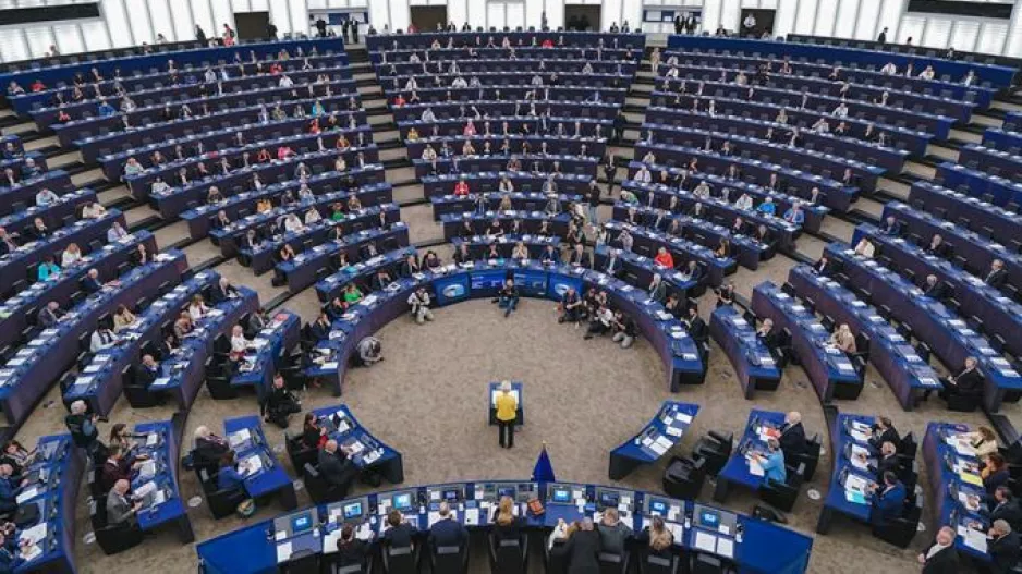 Το Ευρωκοινοβούλιο ενάντια στη FIFA και της κλειστής Super League!  