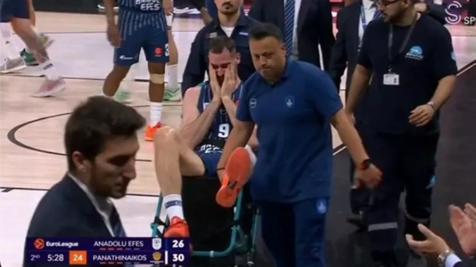 Σοκ με Παπαγιάννη-Σοβαρός τραυματισμός