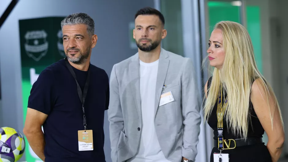 Περιμένουν με αγωνία 