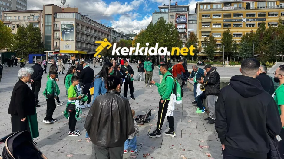 (Βίντεο Kerkida) Στα πράσινα... η Πρίστινα, αντήχησε ύμνος της Ομόνοιας στο κέντρο της πόλης!