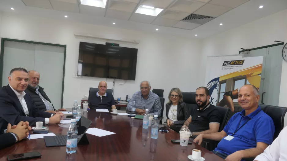 Συνάντηση για αναβάθμιση των σταδίων των προσφυγικών σωματείων