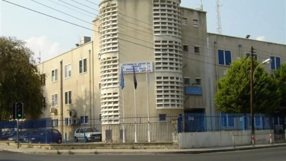 Φόνος Δημοσθένους/Κινητό στην κατοχή κρατούμενου!