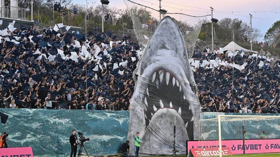 Και αυτό στην εξίσωση...