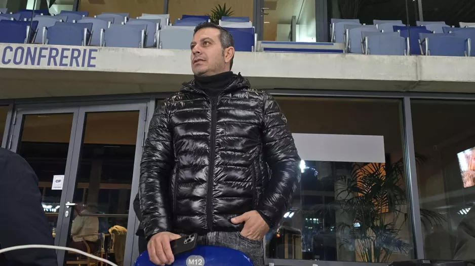 Δημήτρης με βλέμμα... στον Παναγιώτη