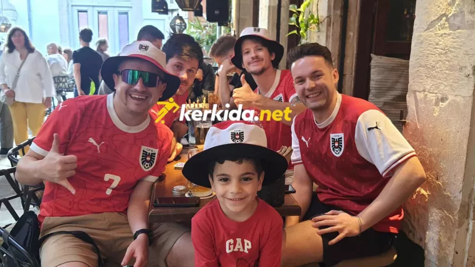 Ξεκίνησαν... το pregame οι Αυστριακοί