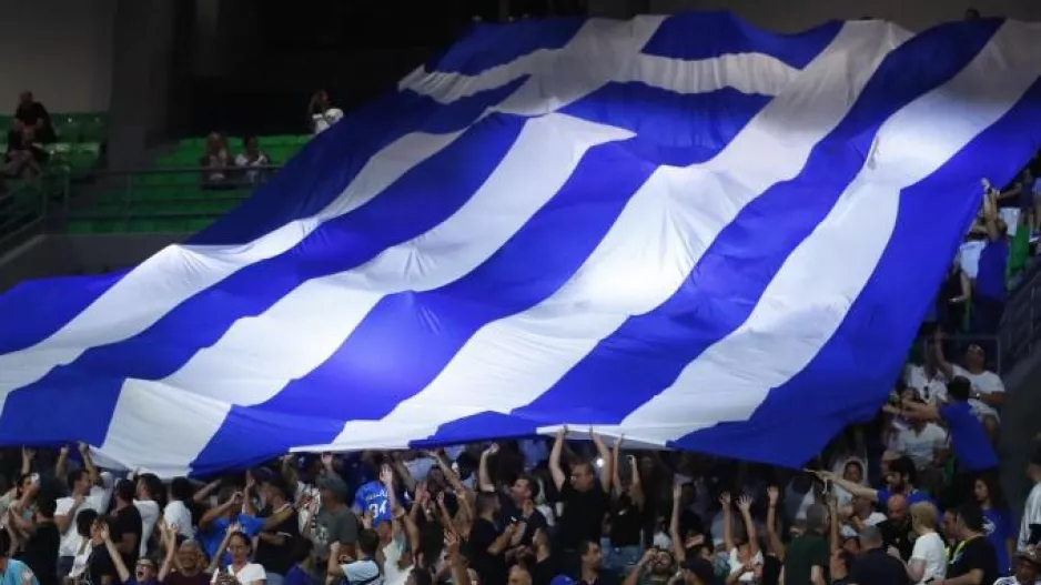 "Πέταξαν" 2.500 εισιτήρια με Ρουμανία 