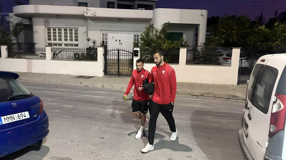 (Φώτος Kerkida) Η άφιξη της Νέας Σαλαμίνας