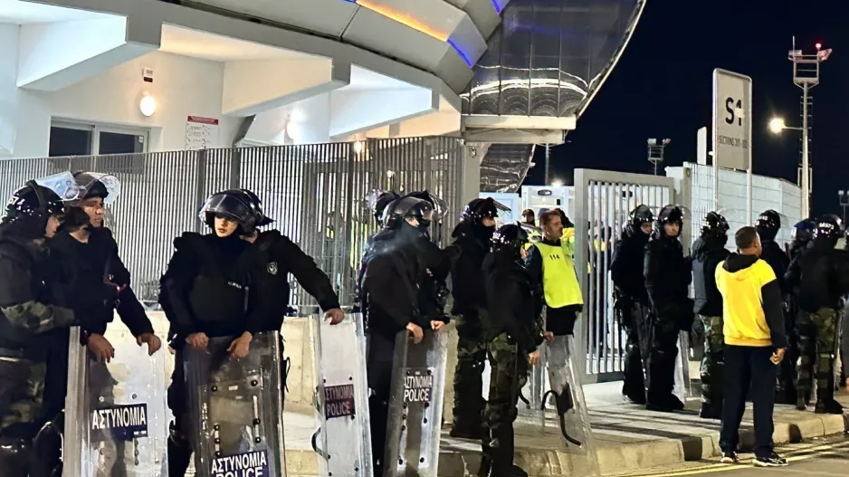 Τέσσερις συλλήψεις πριν το ΑΕΛ-Απόλλων