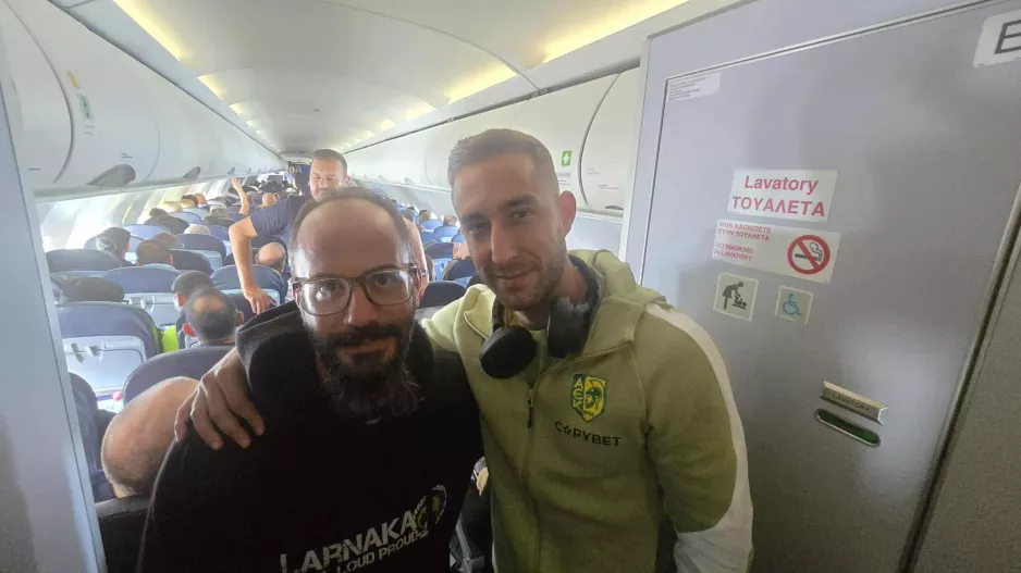 Περιμένει...Ángel García!