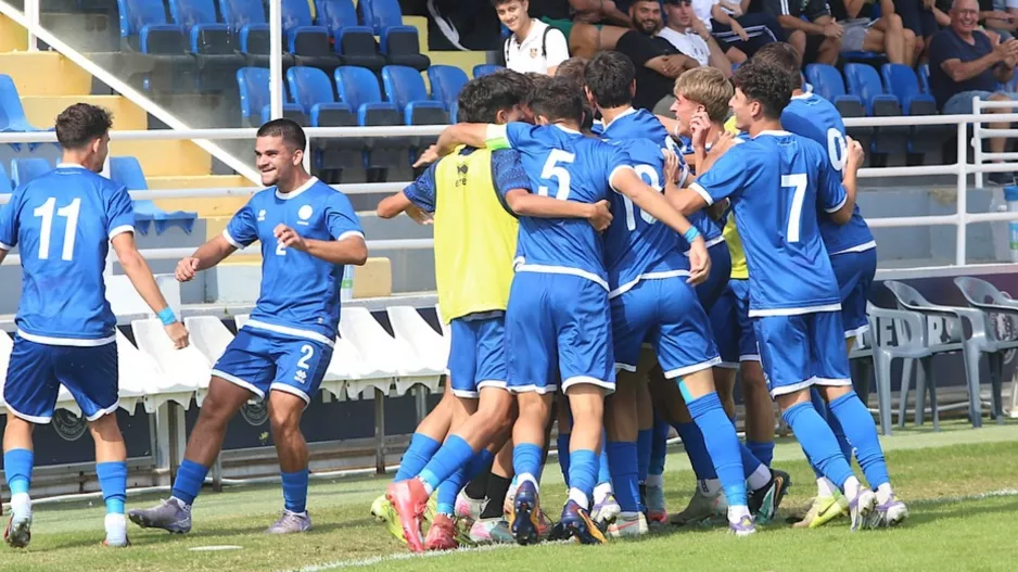 (Φώτος) Νίκη και πρόκριση για την Εθνική K17