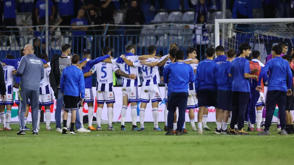 Όσο πάει... δένει!