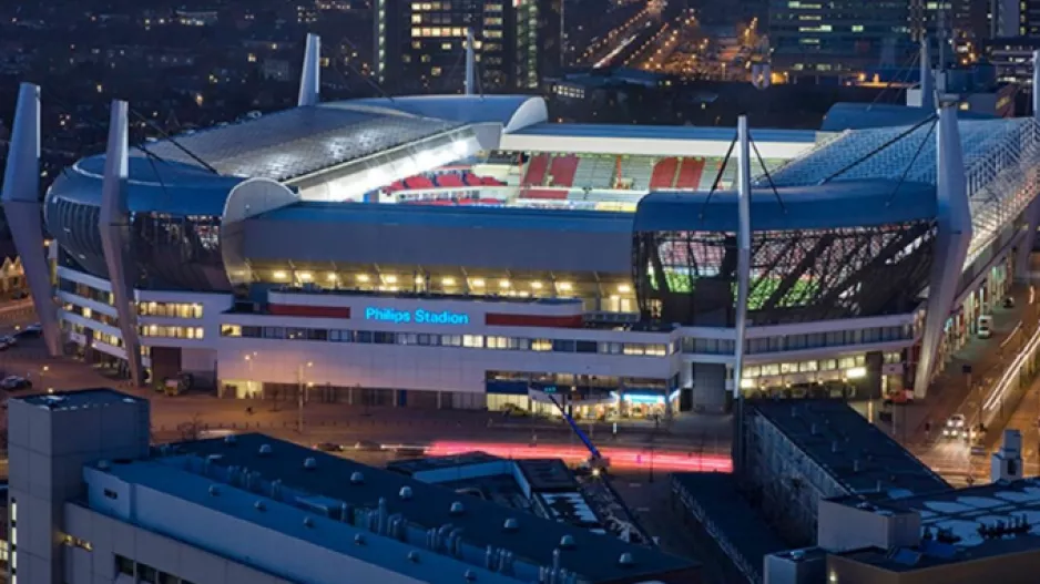 Μεγαλώνει το «Philips Stadium» – Πάνω από 45.000 θεατές μετά την ανακαίνιση