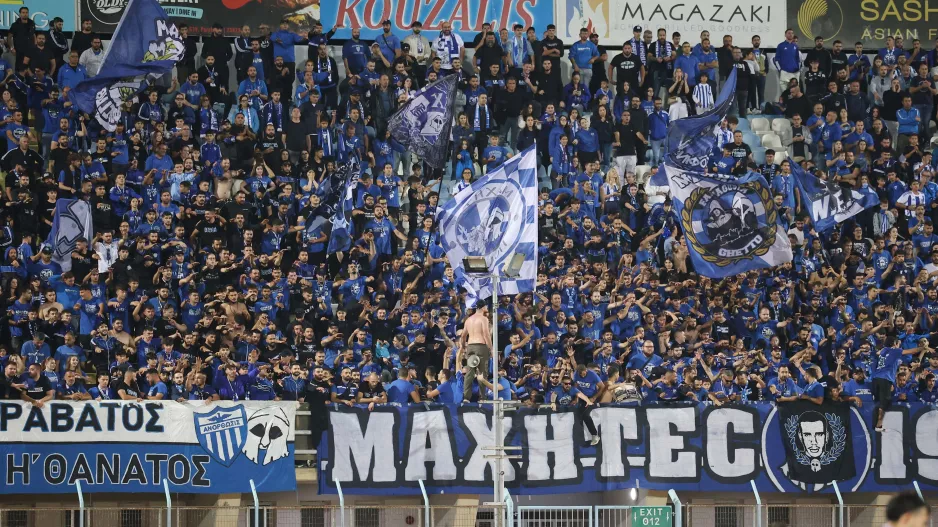 "Ακόμα μια Κυριακή, ακόμα ένα Γαλανόλευκο πέταλο"