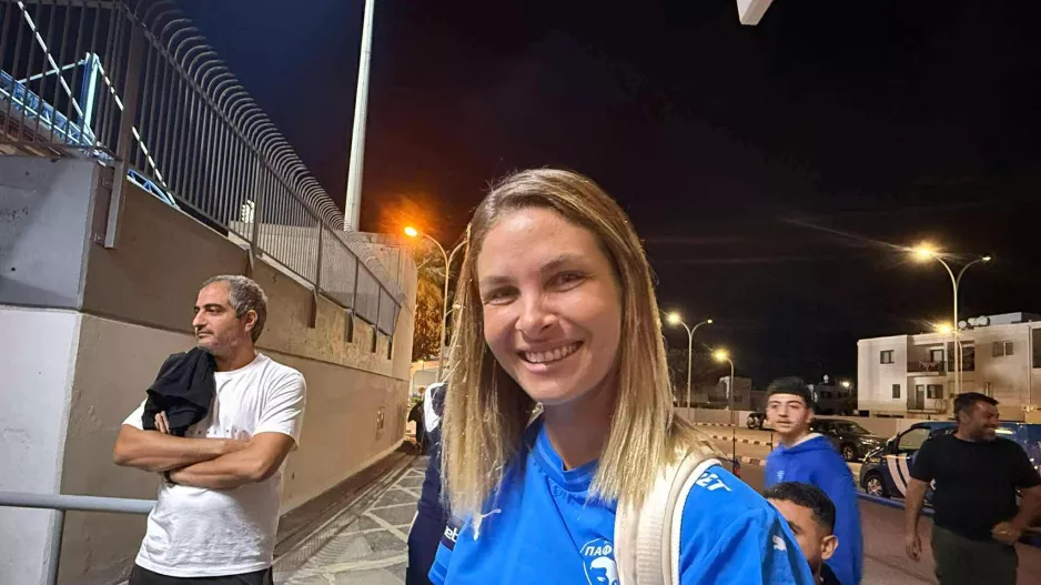 Χαμογελαστή η κυρία Λουίζ 