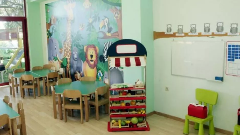 Νηπιαγωγός έδεσε παιδί σε καρέκλα με κασκόλ και απολύθηκε: Είχε προσληφθεί μόλις 4 ημέρες νωρίτερα