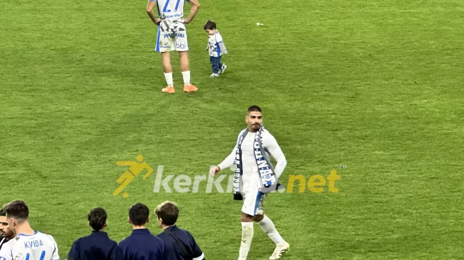 Έφυγε... με κασκόλ!