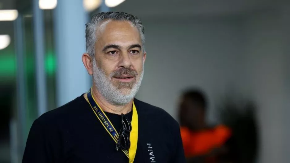 Πήγε αποδυτήρια ο Κωνσταντίνος και ζήτησε... συνέχεια 