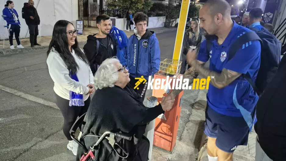 Ο χαιρετισμός που... έγινε συνήθεια με φοβερή ατάκα!