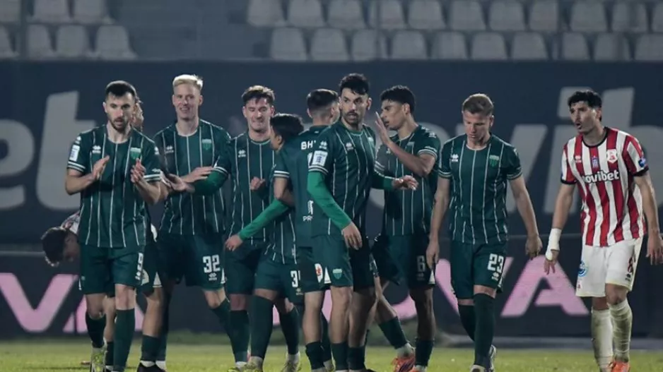 O Λεβαδειακός συνεχίζει ακάθεκτος