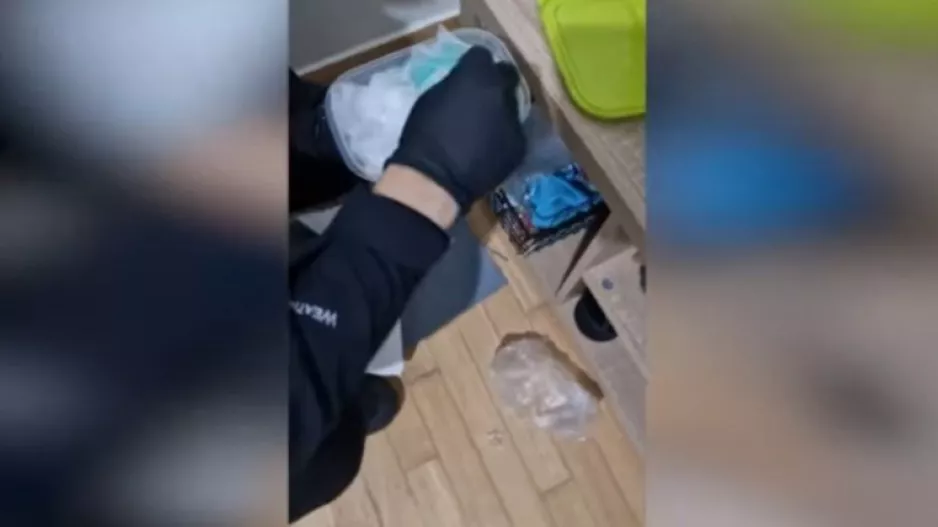 Η σκληρή συμμορία με τα "βαποράκια" ναρκωτικών σε σχολεία