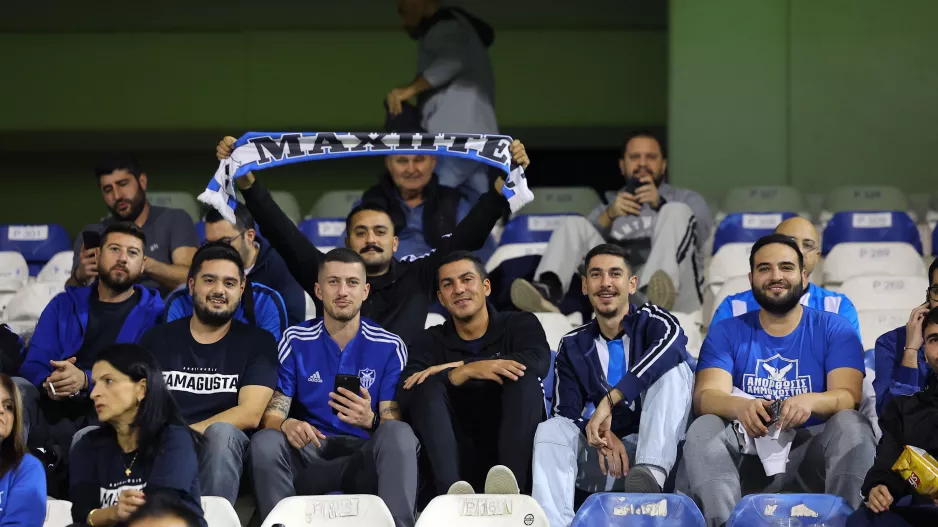 Tα εισιτήρια με Καρμιώτισσα