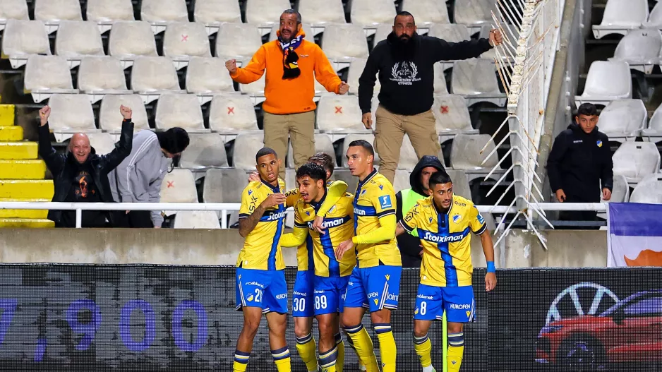 Ξεχείλισε το πάθος εντός και... εκτός!