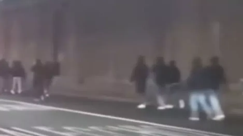 (Βίντεο) Σοβαρά επεισόδια μεταξύ οπαδών Ρόμα και Φιορεντίνα