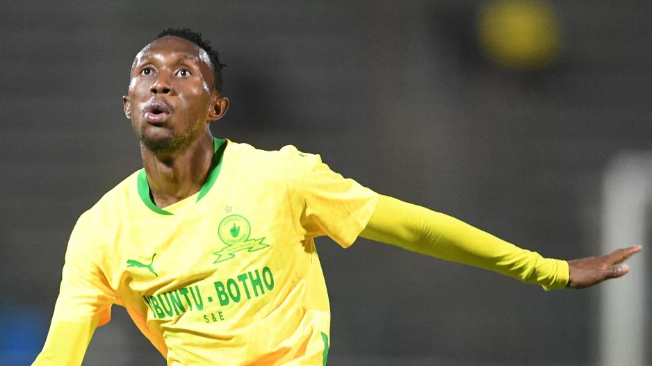 ΚΛΕΙΝΕΙ Thapelo Maseko