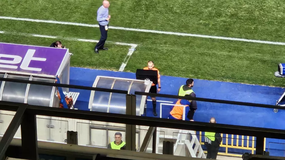 On field review και... άκυρο