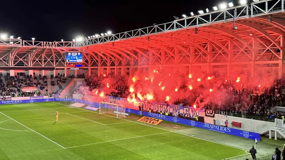 (Βίντεο Kerkida) Είσοδος με... pyroshow από τη Θύρα 1