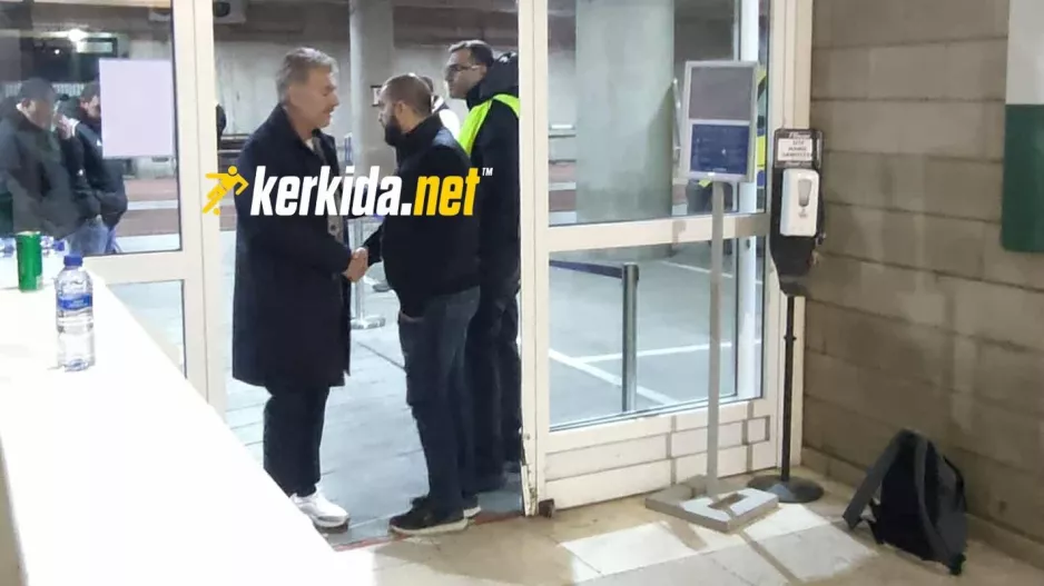 Μετά το τέλος... χειραψία