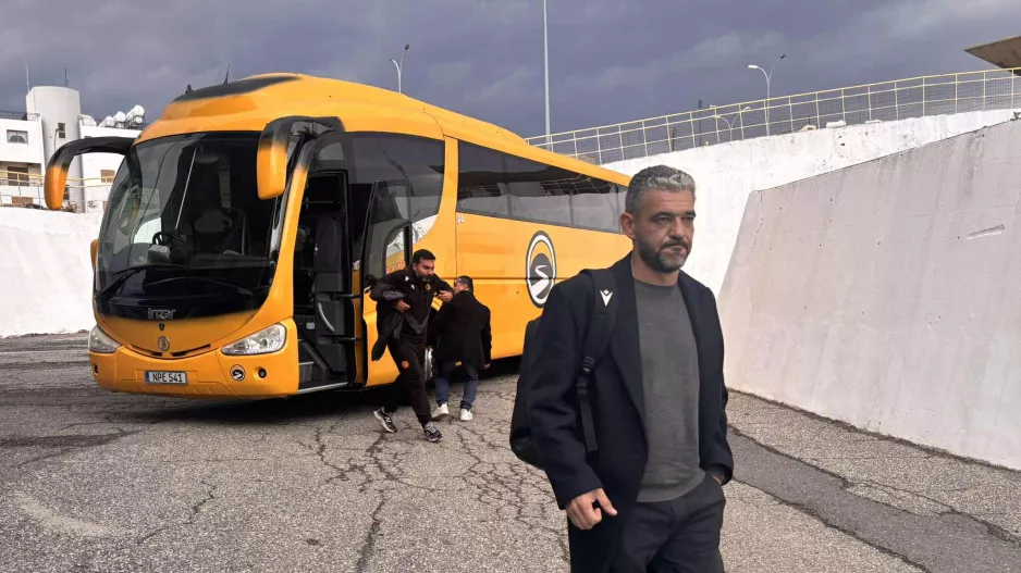 (Φώτος kerkida) Η άφιξη της ΑΕΛ