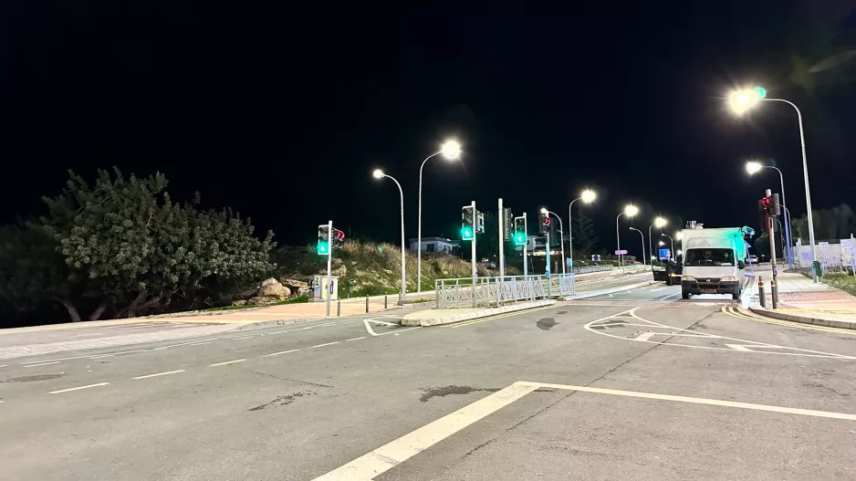 (Φώτος kerkida) ΕΞΩ από το "Αλφαμέγα"