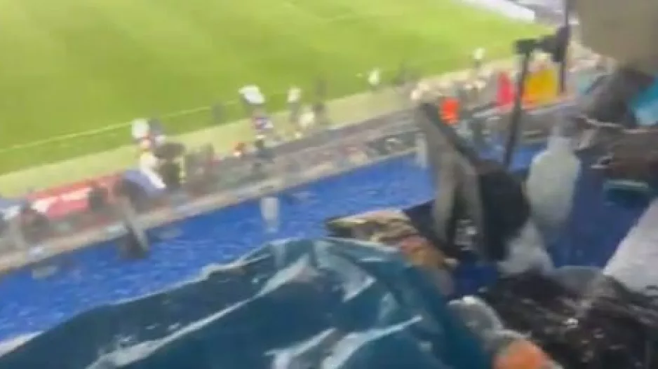 (ΒΙΝΤΕΟ) Πλημμύρισαν τα δημοσιογραφικά στο Καμπ Νου και όχι μόνο!