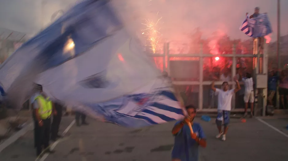 ANO/Ξανά στο αεροδρόμιο...