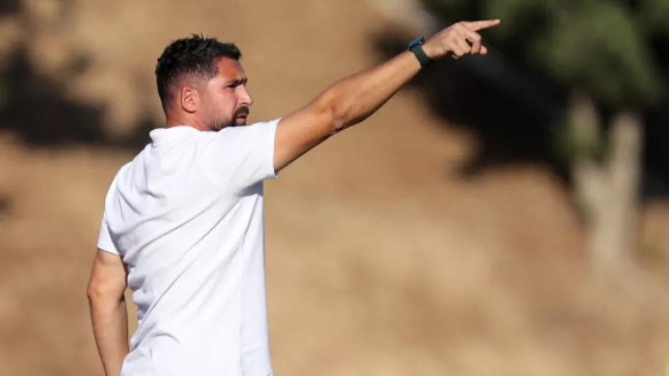 Προσωρινά... με Σοφιάν Σερφά