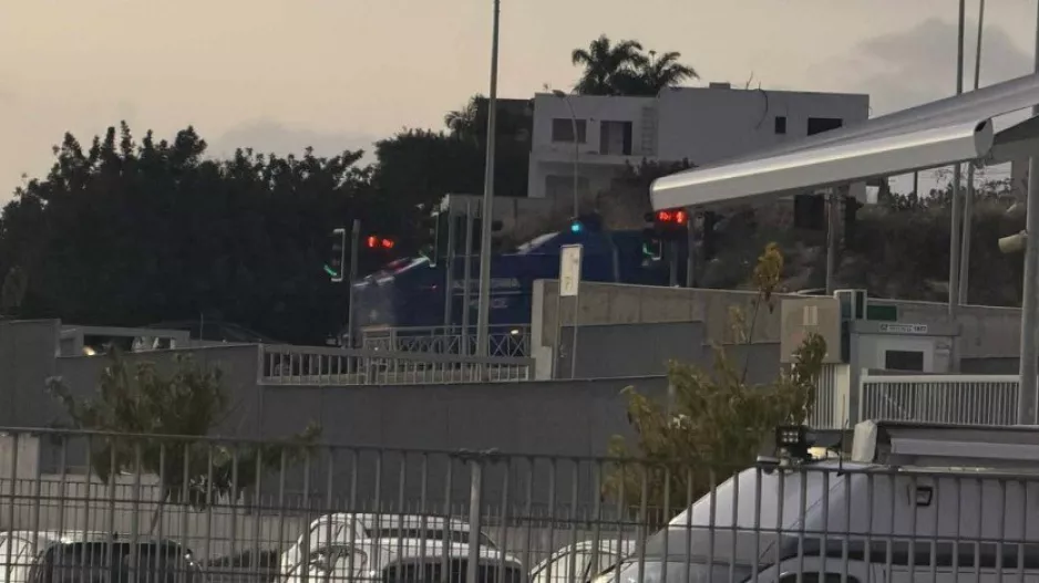 Αχρείαστος να είναι... 