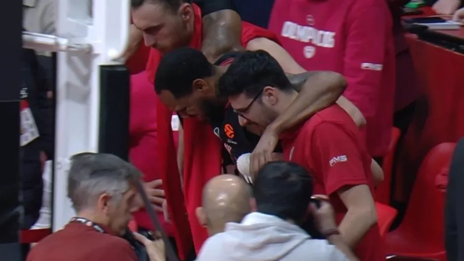 Αποχώρησε υποβασταζόμενος ο Μόντε Μόρις