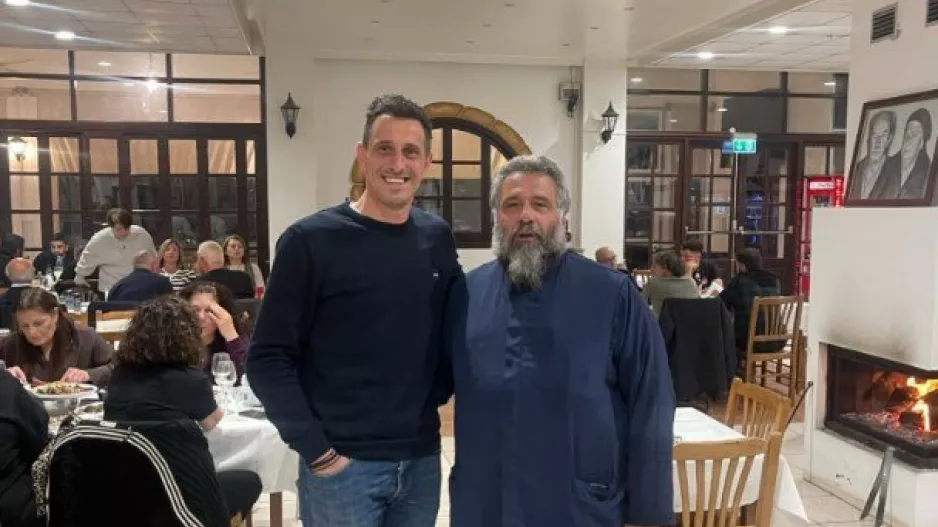 Ο Πάτερ... ευλόγησε τον κόουτς!