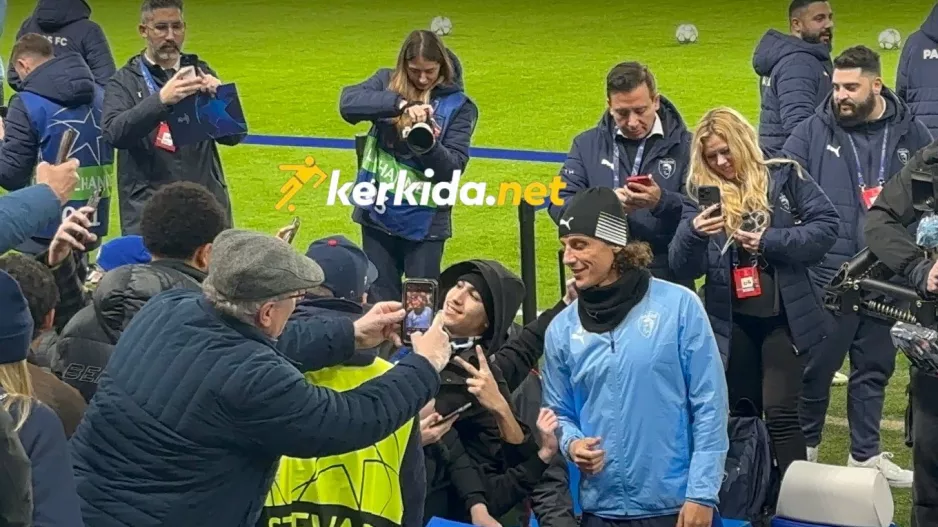 Επίθεση... αγάπης σε Νταβίντ Λουίζ! (Βίντεο Kerkida)