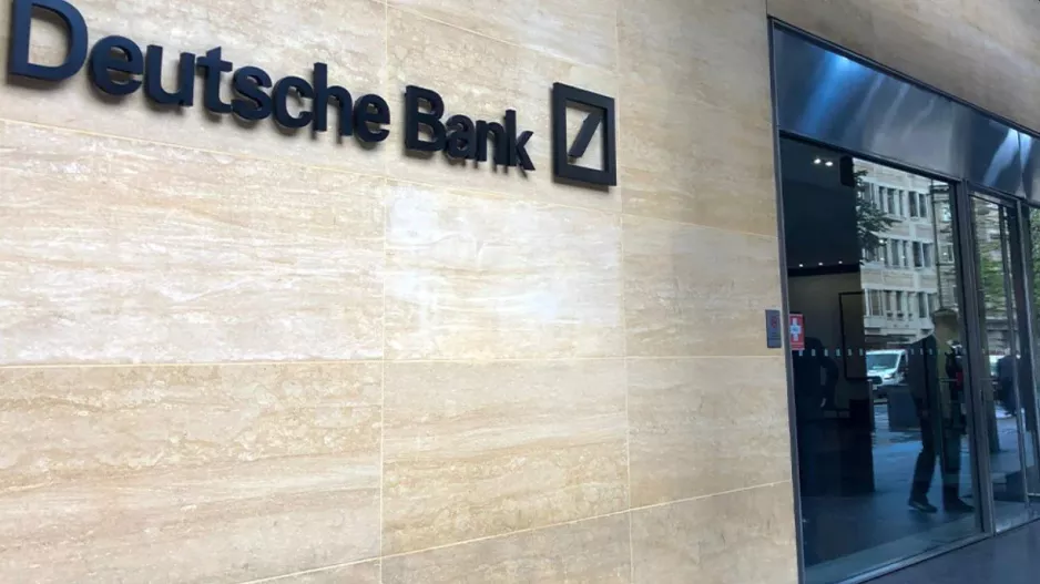 Έφοδος στην Deutsche Bank: Έρευνα για ξέπλυμα χρήματος, στο "κάδρο" και ο Αμπράμοβιτς