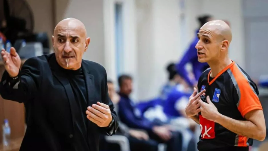 Πρώτη αποβολή στην προπονητική πορεία του Παναγιώτη Γιαννάρα (Βίντεο)
