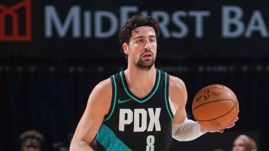 Απίθανος Άβντιγια, άγγιξε το triple-double