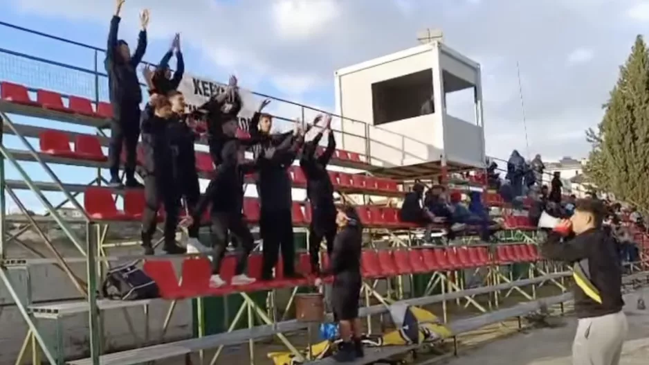 (Βίντεο Kerkida) Ρεσιτάλ εξέδρας... από τους μικρούς του ΑΣΙΛ