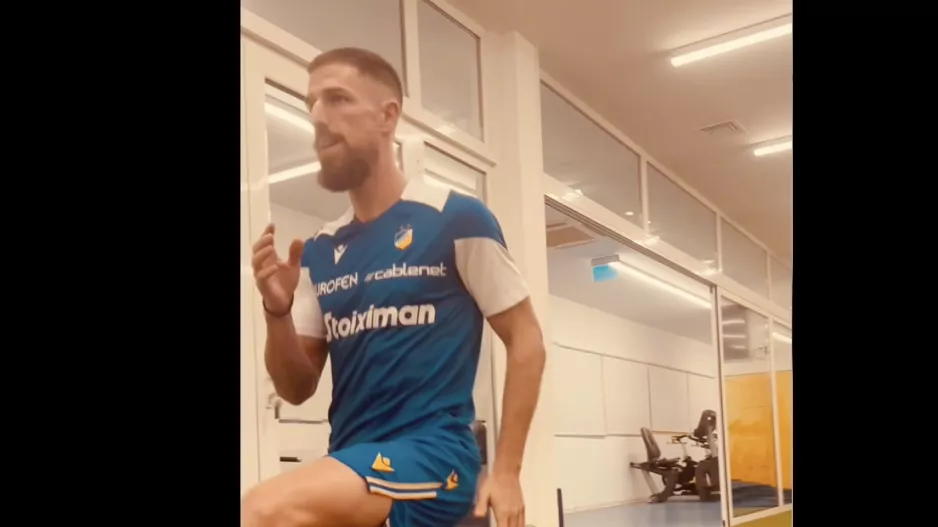(Βίντεο) Δουλειά... ο Milos Degenek