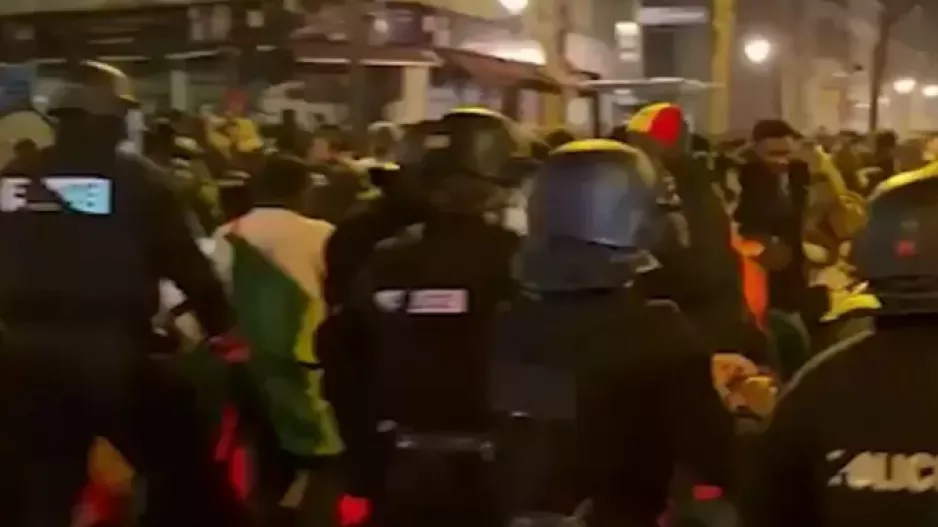 (Βίντεο) Σοβαρά επεισόδια στο Παρίσι μετά τον τελικό του Κόπα Άφρικα